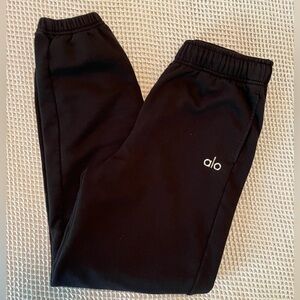 Alo Yoga Accolade sweatpants in Black, size Small